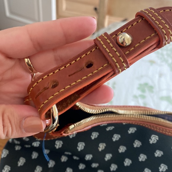 Dooney & Bourke Giants edition purse - Picture 14 of 16